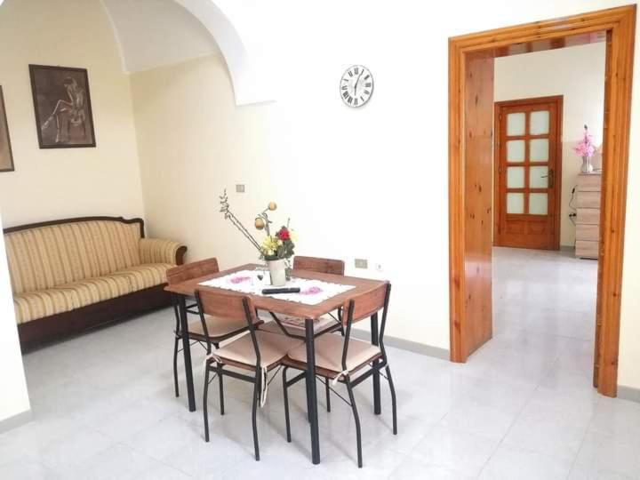 L 'Alcova Holidays Home Centro Storico Ceglie Messapica Esterno foto