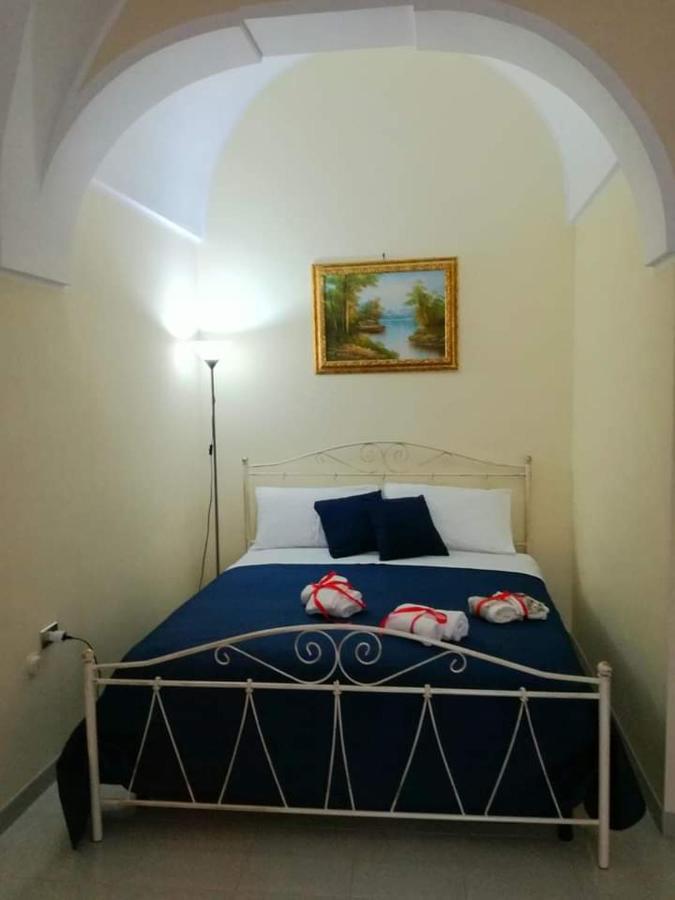 L 'Alcova Holidays Home Centro Storico Ceglie Messapica Esterno foto