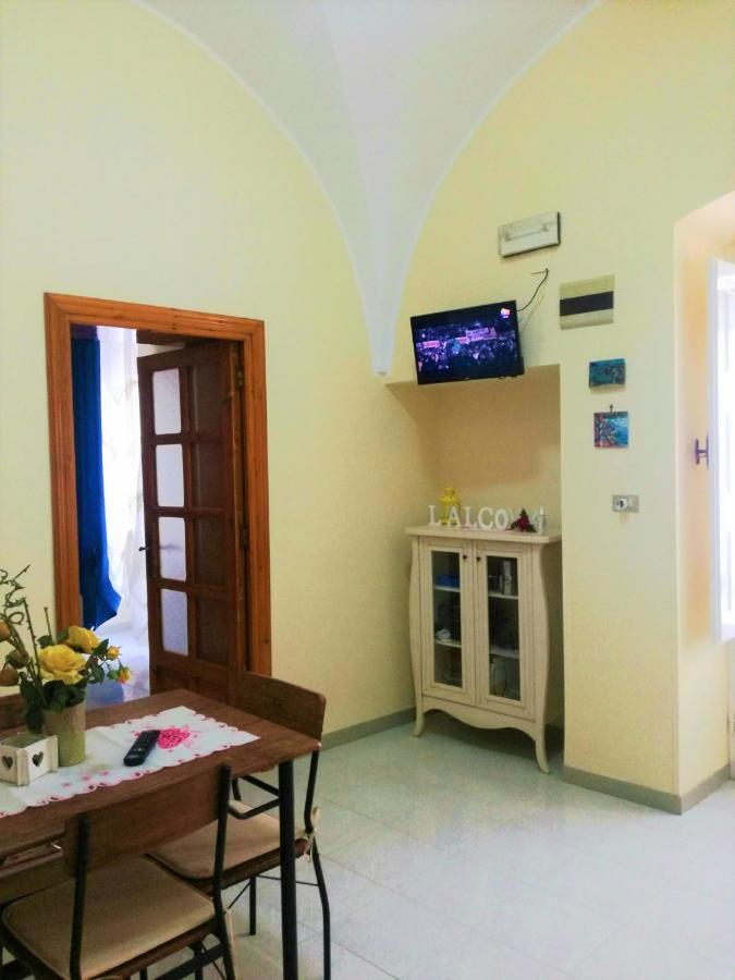 L 'Alcova Holidays Home Centro Storico Ceglie Messapica Esterno foto