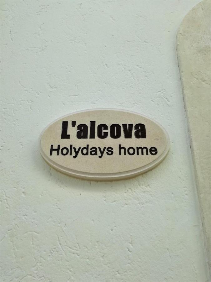 L 'Alcova Holidays Home Centro Storico Ceglie Messapica Esterno foto